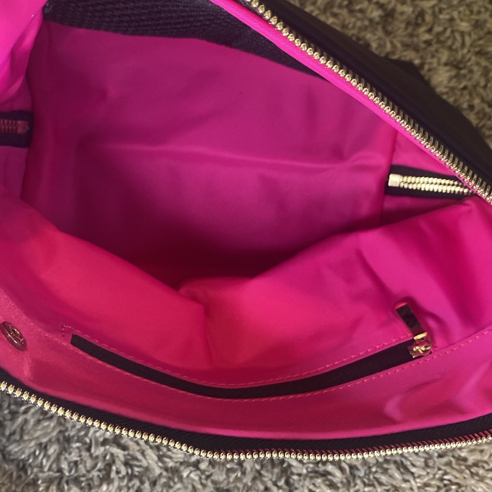 KUSSHI “Everyday” Black Pink Makeup Bag - Picture 7 of 9